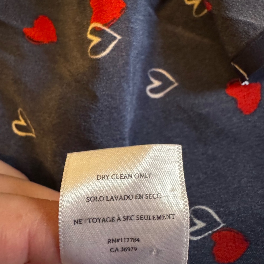 Rails Navy SILK Blouse with Red and White Heart Motif - Picture 7 of 7